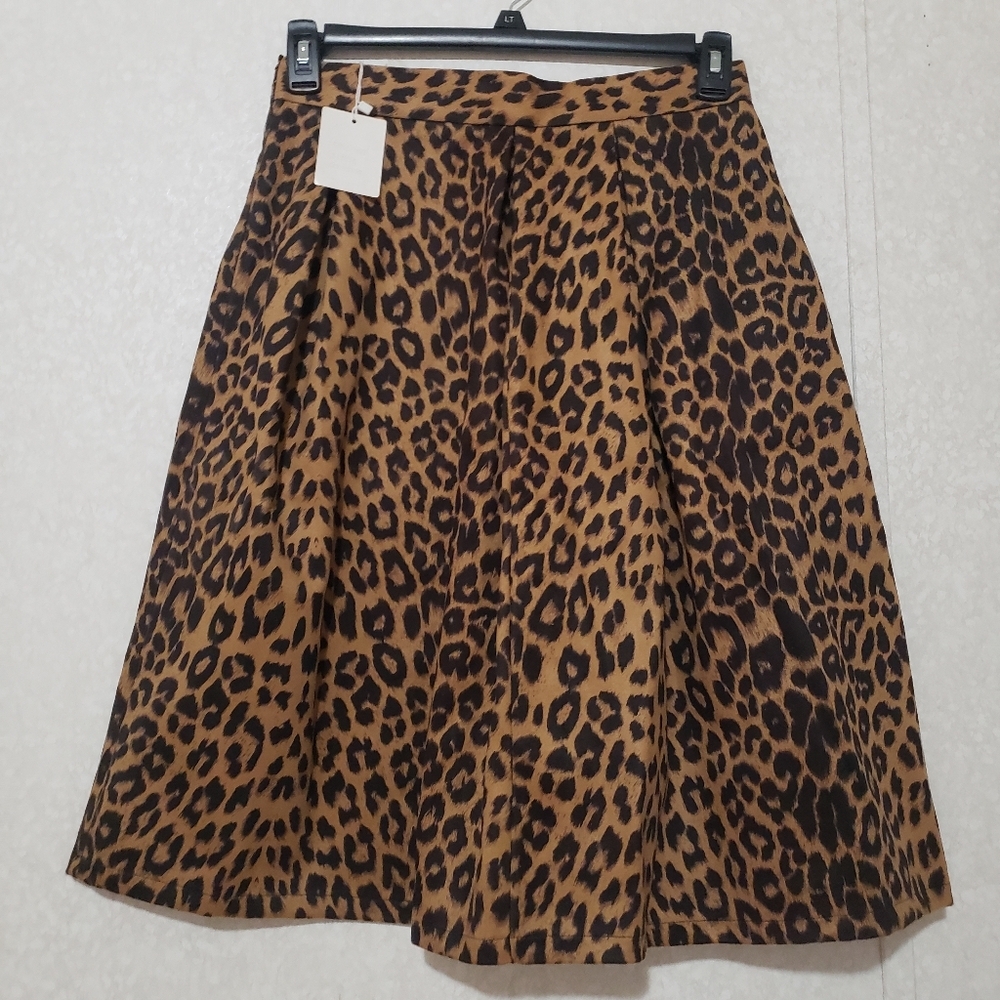 NEW....HYPR...Suede...Leopard Print  skaterSkirt...size:L